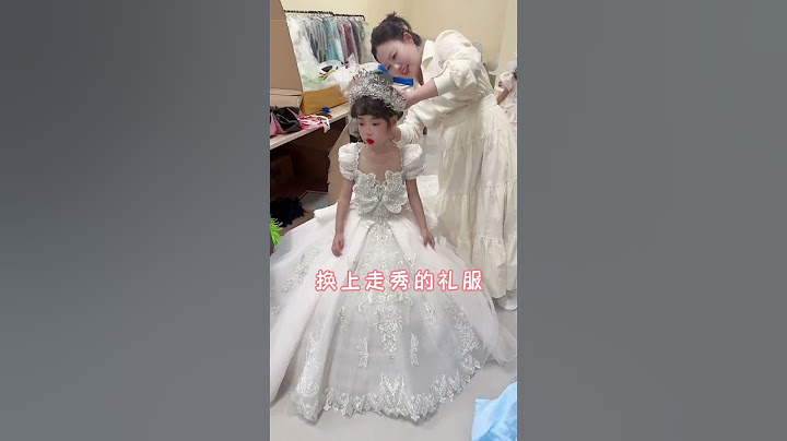 妹妹穿走秀礼服走台，妥妥的小公主呢！#姐妹日常 #走秀 #购物挑战#挑战