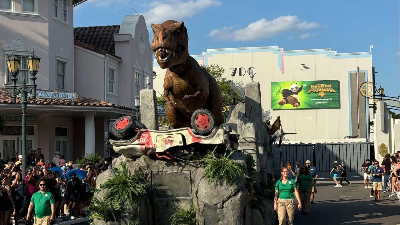 Mega Movie Parade at Universal Orlando--Full Parade