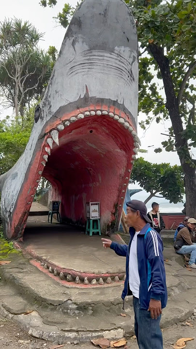 Masuk ikan hiu raksasa
