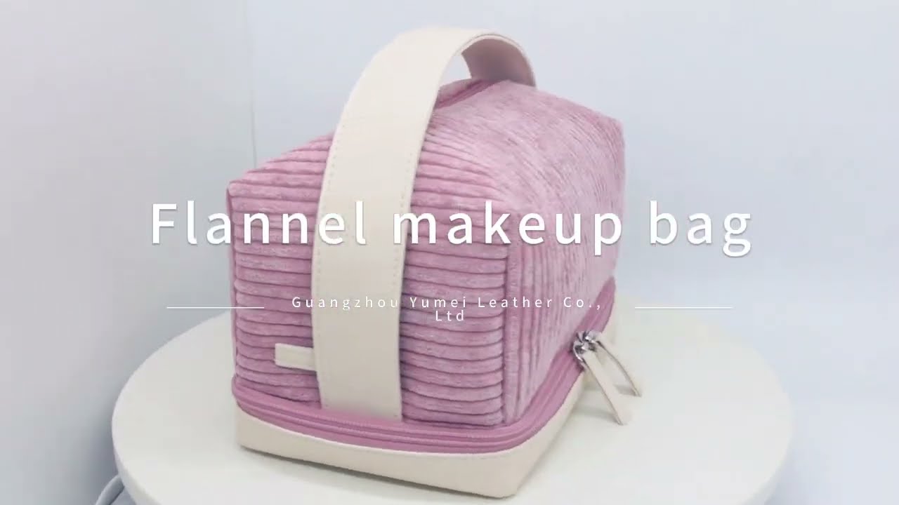 Flannel cosmetic bag, comfortable feel, large space portable cosmetic bag 