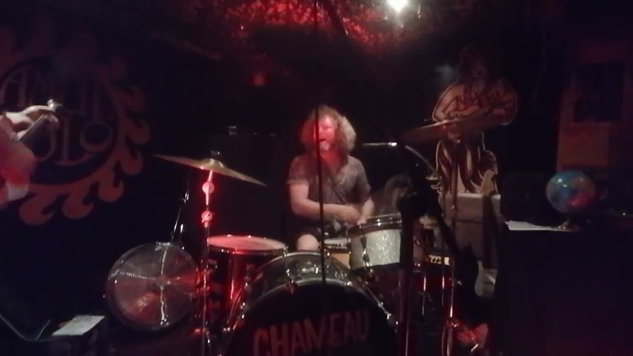 Chateau Brutal Best of Live à l'Amul Solo