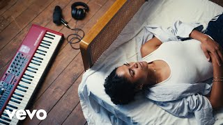 Persia Holder - Passionate (Official Video)