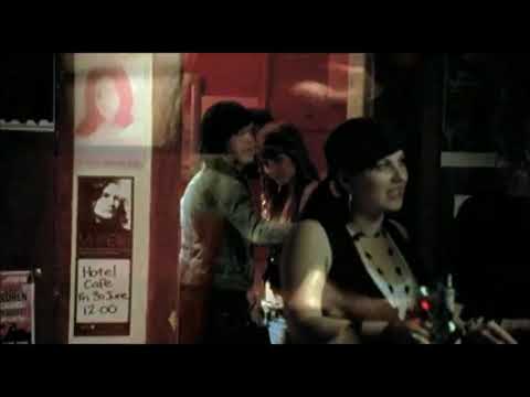 Avril Lavigne - Everybody Hurts