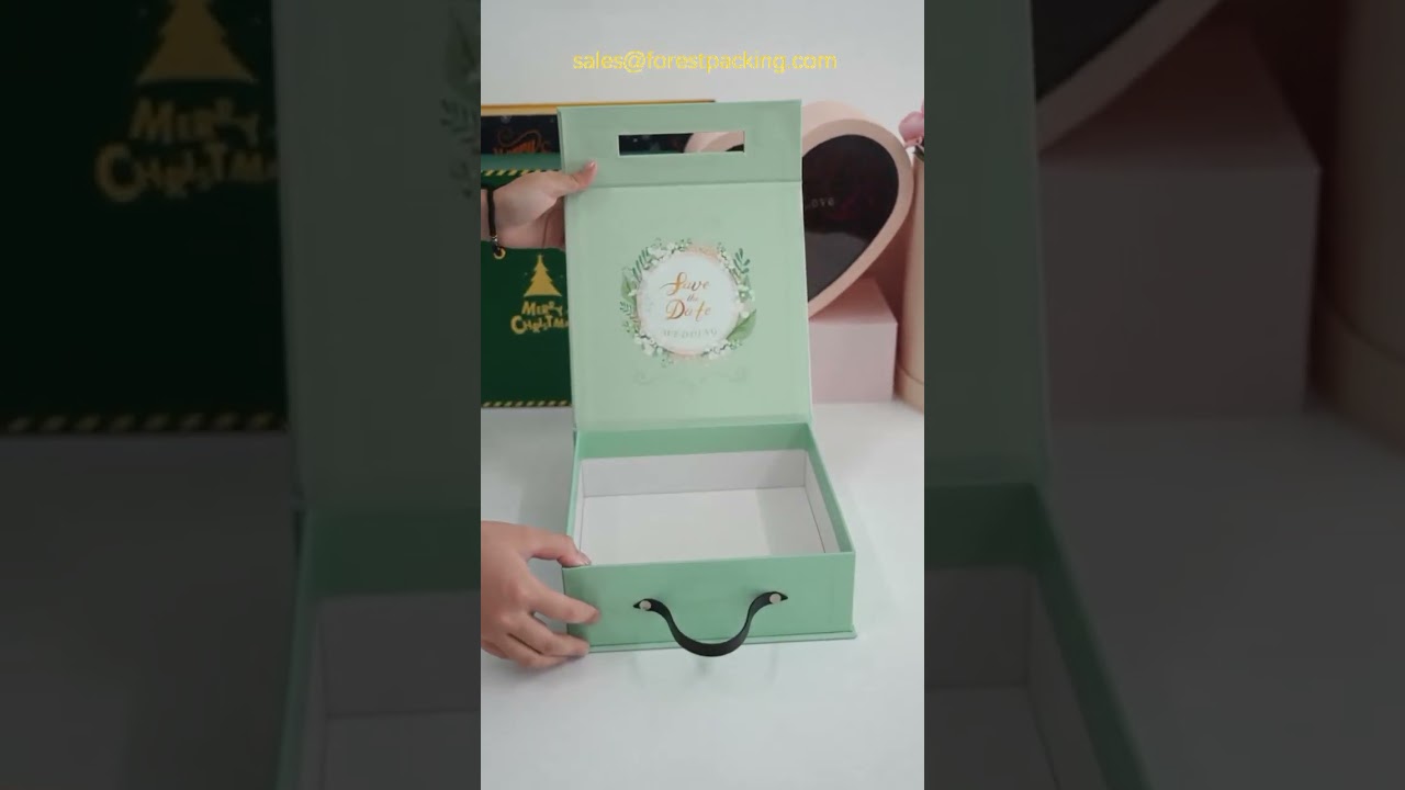 “Chic Mint Green Gift Box: Perfect for Gifting 💚”