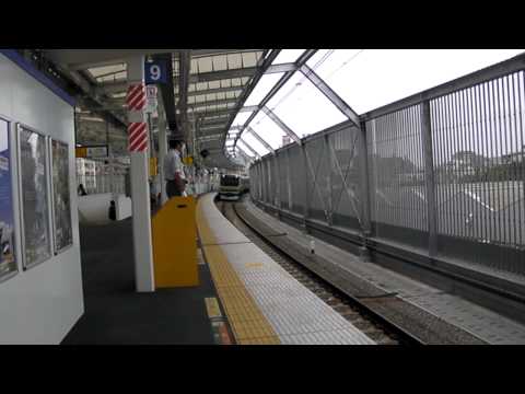E231系湘南新宿ライン特別快速小田原行き武蔵小杉駅到着[HD]