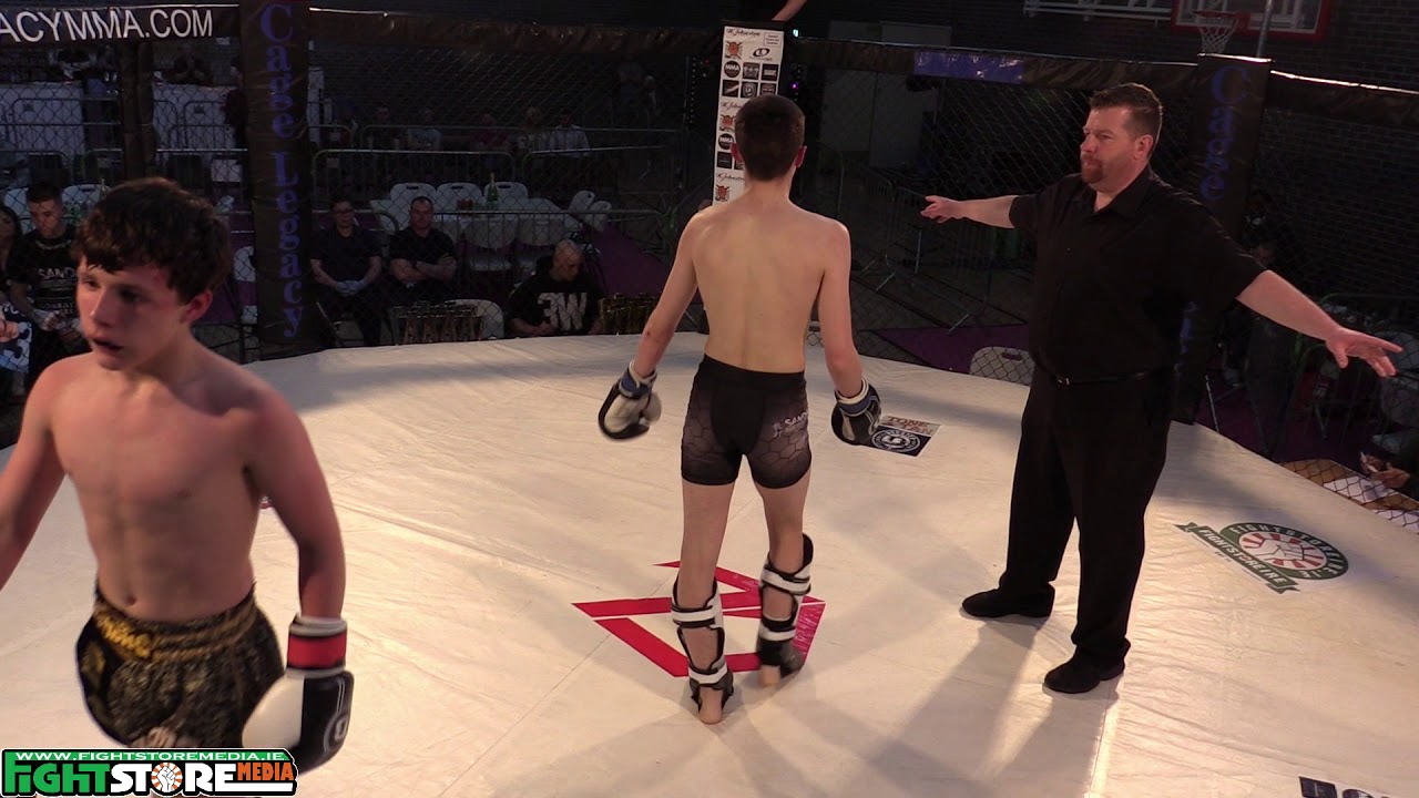 Adrian Bialkowski vs Cialam Dowdall (Fight Video)