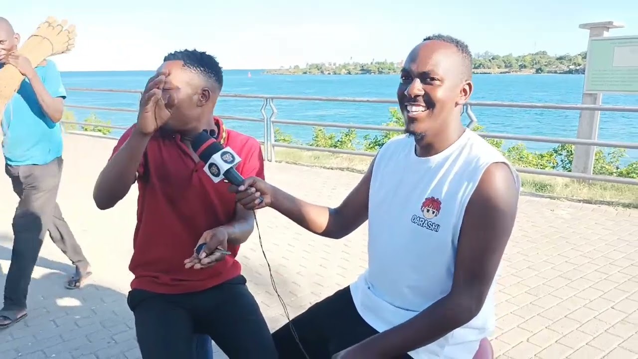 ndeke atomboa siri sikia hii gari yangu  nizawandi ya Mungu