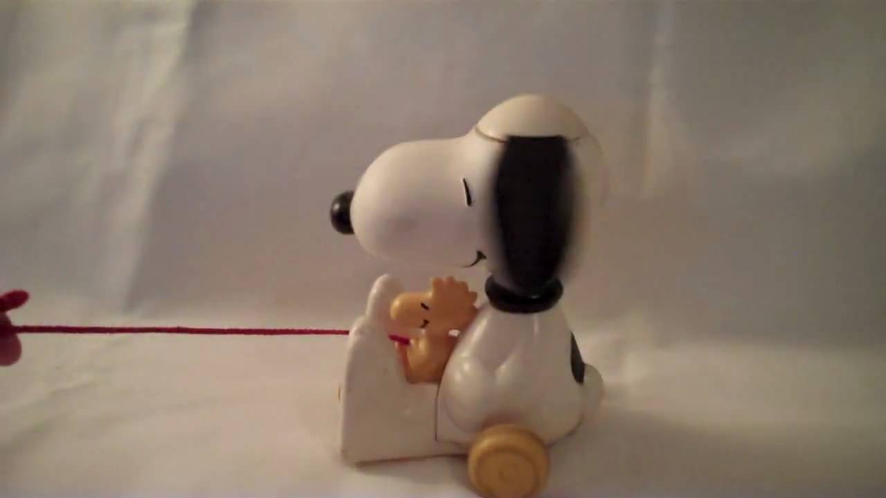 snoopy pull toy vintage