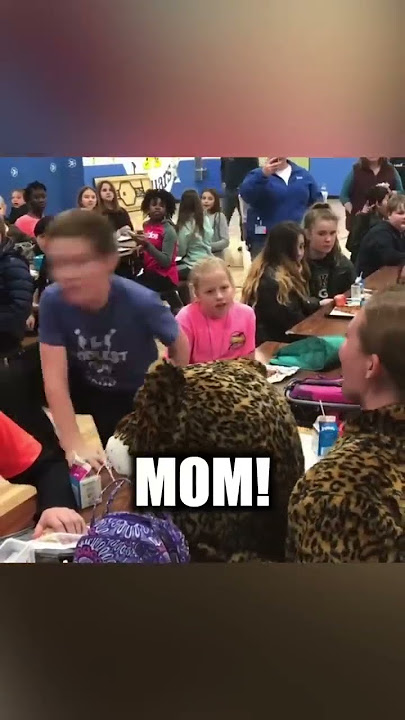 This Army Sergeant came home to surprise her son dressed up as the school mascot ❤️👏