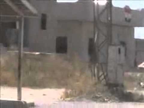 جاسم جمعة الصبر والثبات قطعان الجيش تنتشر أمام مسجد عمر بن الخطاب في الحي الغربي تحسبا لخروح مظاهرات شبكة ثوار درعا