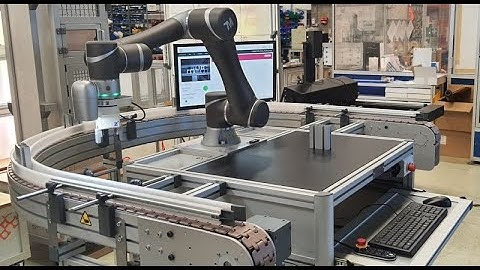 Techman cobot and MiniTec conveyor