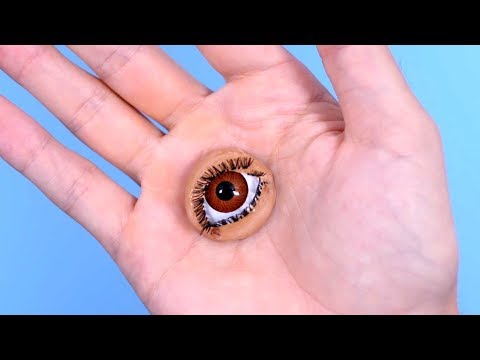 Eye Grows On Hand Surprise!