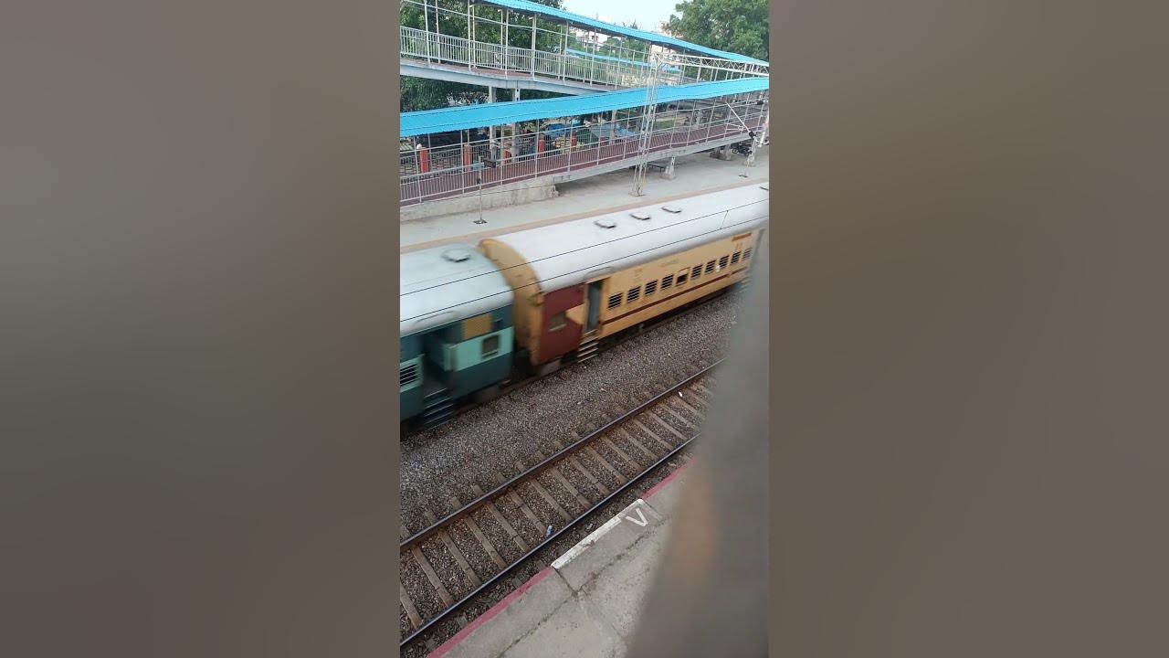 #train #pawansingh #bhojpuri #saiyaara #song #khesharilalyadav