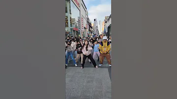 랜덤댄스에 지코 새삥이 나온다면 대박이다 사람들엄청나닷 춤추는곰돌 댄스버스킹 댄스 Kpop 스맨파 지코 새삥 딩가딩가스튜디오 