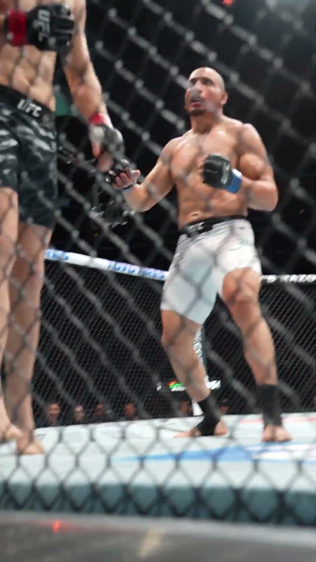 Carlos Leal was teeing off! ? #ufc313
