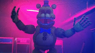 WHATEVER YOU DO GET FAR AWAY FROM THIS ANIMATRONIC.. | FNAF Project Glowstick