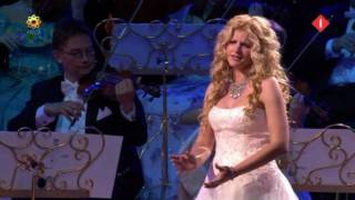 AVE MARIA in good sound by Mirusia Louwerse with André Rieu (2008).