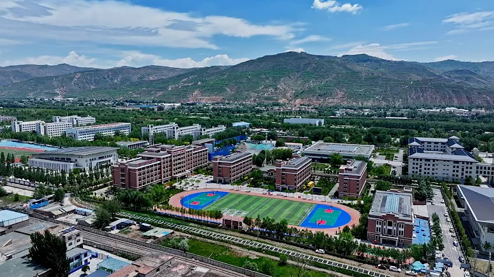 President Xi inspects high school in Qinghai to take stock of education for plateau's children - DayDayNews