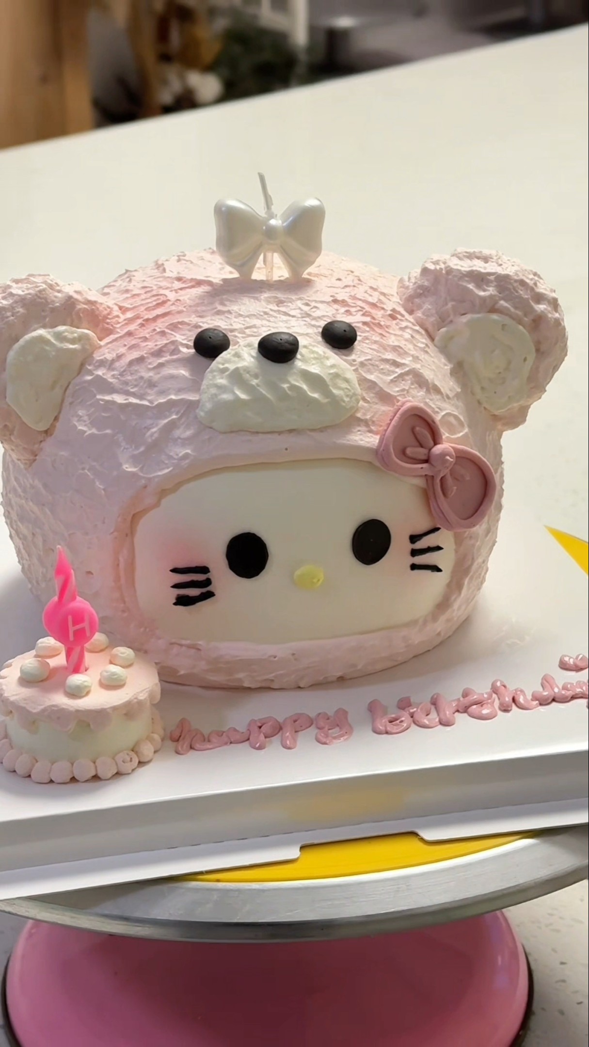 Today is the pink bear Kitty cake. Kitty series is really cute It is very popular and no one #shorts