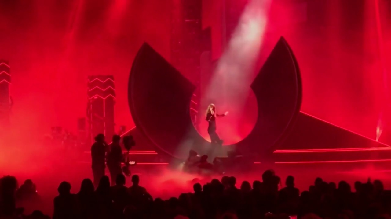 taylor swift ama awards 2018 youtube taylor swift performance at american music awards 2018 taylor swift ama awards 2018 youtube taylor swift performance at american music awards 2018