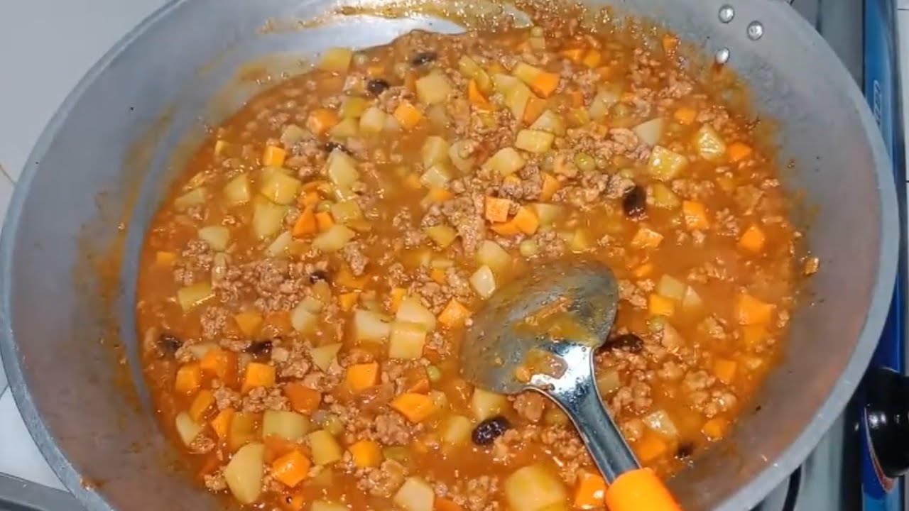How to cook Pork picadillo - YouTube