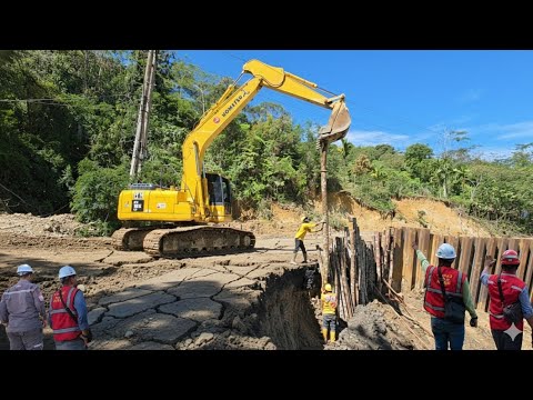 Pemancangan Menggunakan Kayu !!! Jalan Amblas Nyaris Putus 