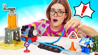 Knetspaß mit Lena. Die Robocars reparieren eine Eisenbahn. Play Doh Video für Kinder