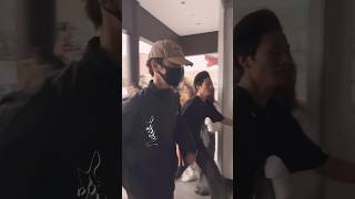 20251019 第八天 15:52 跑进妆了。哥 你这姿势.. 🤣🤣😏😏 #许凯 #xukai #許凱