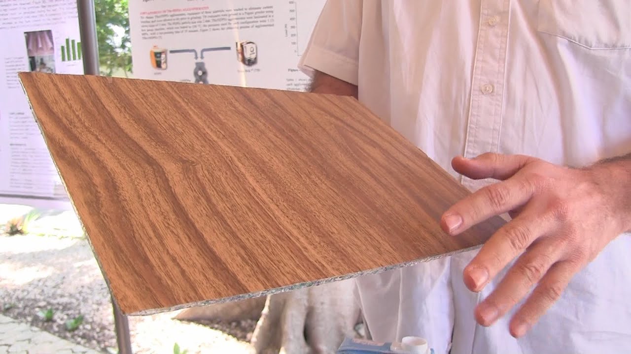 CONVIERTEN BASURA EN MADERA PLÁSTICA - YouTube