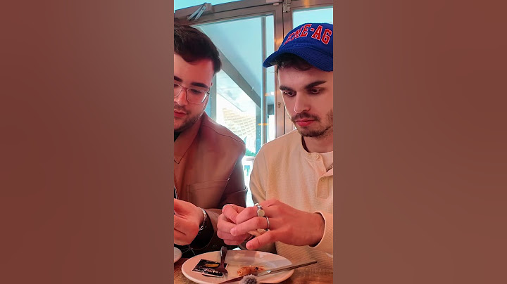 un francés probando comida española #frances#comida#española#españa