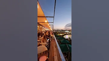 Tashkent City вечером в Ташкенте