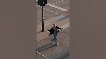 لفت دماغي لفت السعادة موجدة أمامنا دائما لدى لا داعي للبحث عنها 