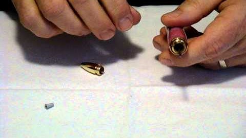 Changing Pen Refills--Lipstick Pen.mpg