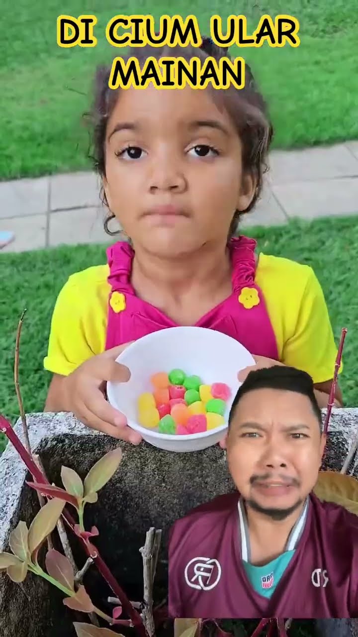 ADIK DI CIUM ULAR MAINAN!!!? #memes #funny #funnymoments #comedia #comedy #shorts
