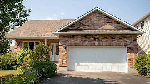 100 Olde Towne, Russell