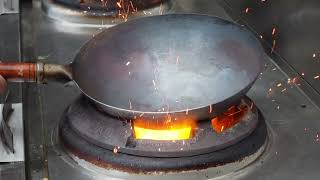 铁锅用生锈粘锅以后这样处理光亮如新不粘锅处理方法很简单