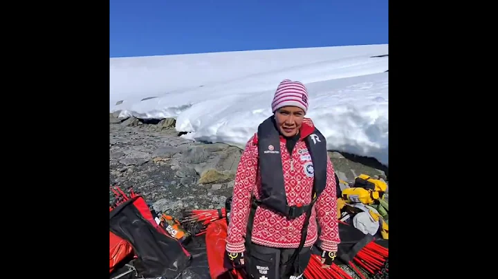 GENTOO PENGUINS Stealing Stones & Antarctic Huts: Damoy Bay Expedition Vlog (Cruise Ship Doctor)