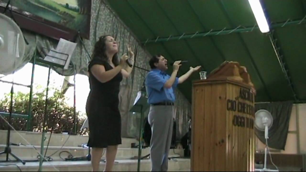 Franco e Denise Faro eseguono : 