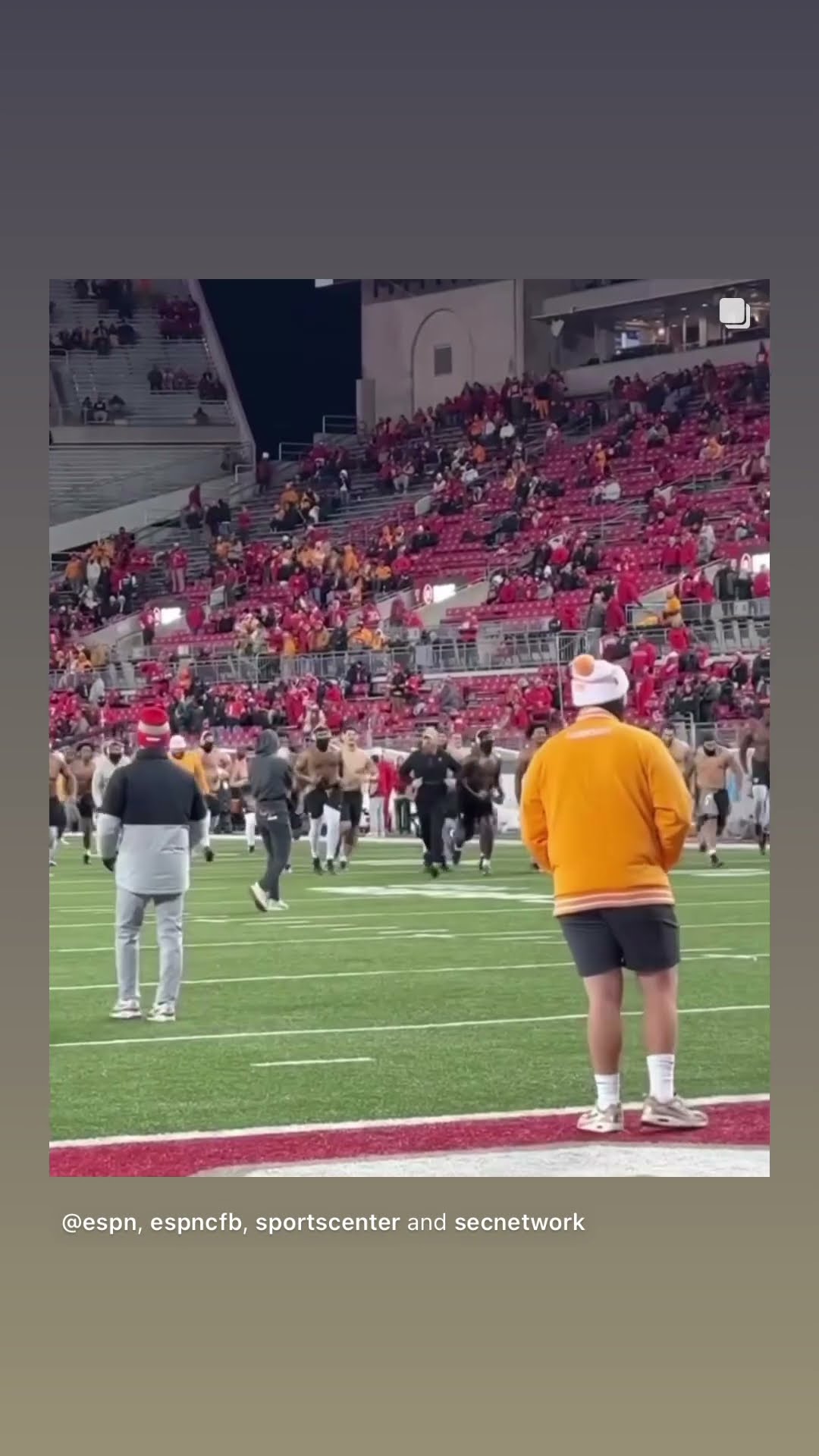 This didn’t age well #hoodnews #tennessee #volunteers #football #coldweather #ohiostate #omg #how