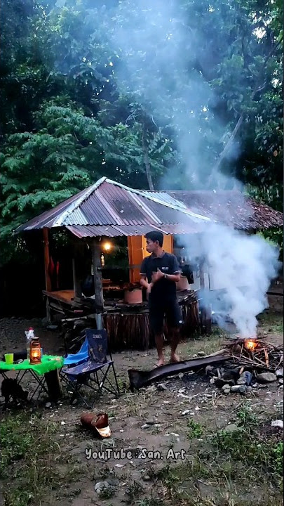 SUASANA MALAM DI RUMAH HUTAN