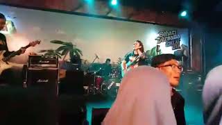 DownloadSehari bersama jarum coklat. Meli mono MP3 MP4 Sehari bersama jarum coklat. Meli mono