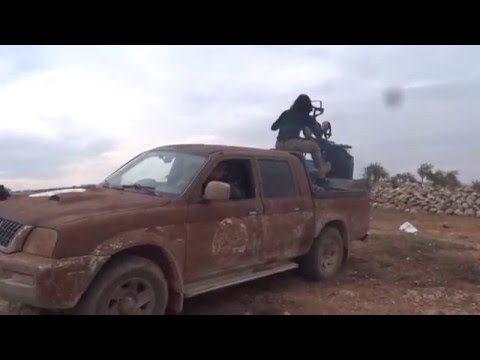 #مميز_ جيش العزة شاهد هروب عصابات الاسد تحت ضربات نيران جيش العزة في تلة الطامورة في ريف حلب الشمالي