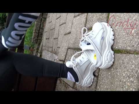 white buffalo clogs