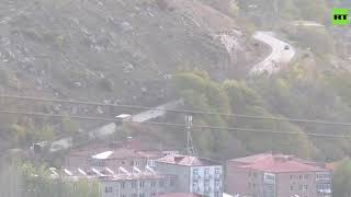Автоколонна с российскими миротворцами выехала из Гориса в Карабах