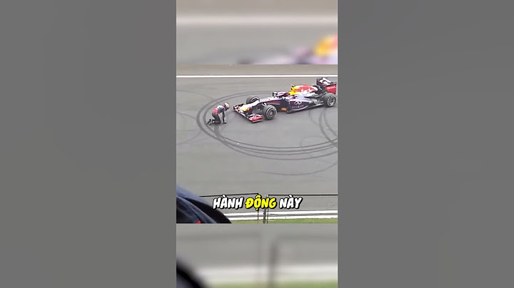 Hình ảnh cảm động khi tay đua Sebastian Vettel cúi đầu trước chiếc xe F1 #sieuxe #shorts