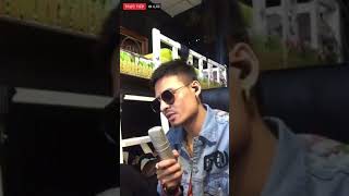 Download Lagu Hít Mới: Ngắm Hoa Lệ Rơi - Hoa Vinh Official MP3 Download Lagu Hít Mới: Ngắm Hoa Lệ Rơi - Hoa Vinh Official MP3