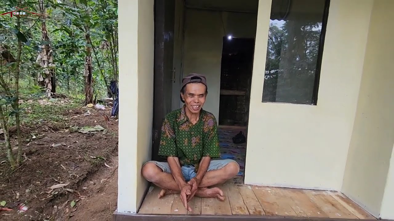 Mengunjungi Pak Ade Yang Tinggal Di Hutan 