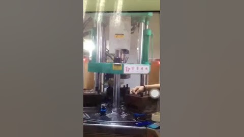 Vertical plastic injection machine with Rotary Table,3 Stations,120° each stroke