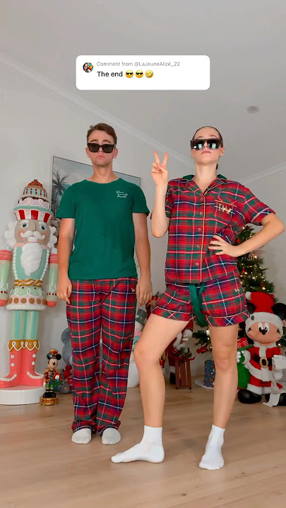 FELIZ NAVIDAD DANCE GOES CRAZY! 😎🎄 - #dance #trend #viral #couple #funny #christmas #xmas #shorts