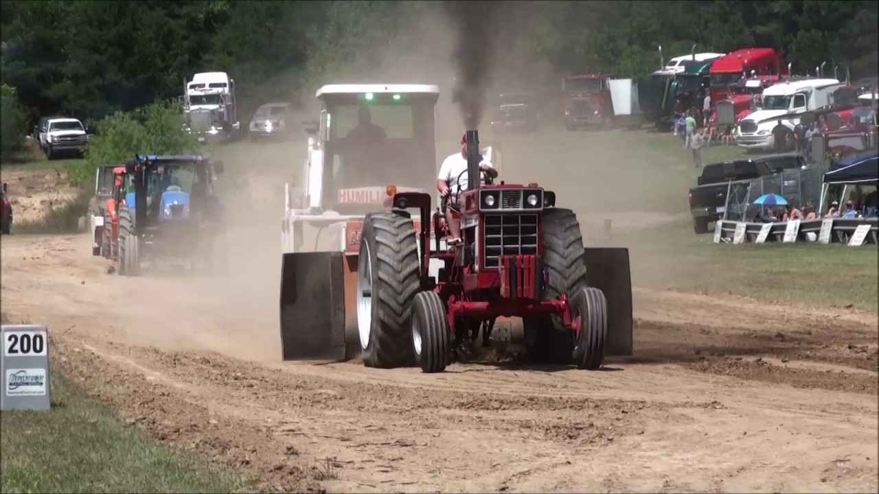 JASON RAAK PULLS NO LIMITS FIELD FARM TRACTOR CLASS, MTTP PULLS AT